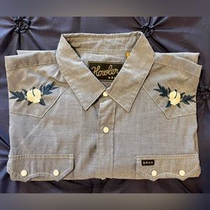 Howler Brother “White Hibiscus” Crosscut Deluxe Snap Shirt. Size L